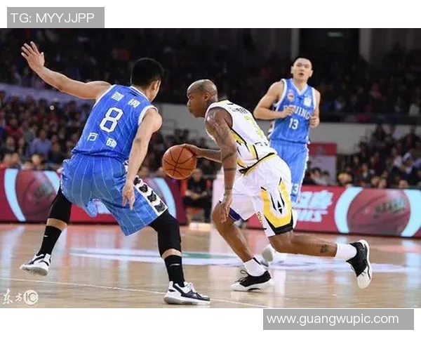 曼恩火力全开7投6中三分球完美表现助力球队拿下15分与3个篮板