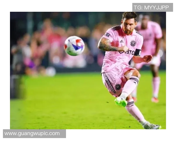 2025年足球收入榜揭晓C罗以28亿独占鳌头梅西紧随其后