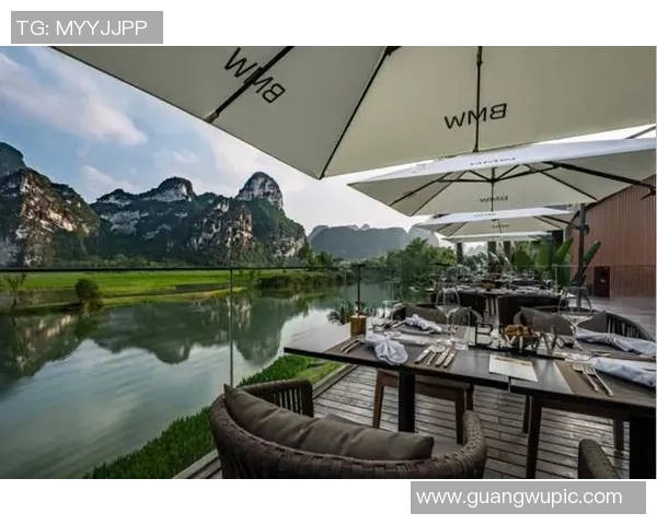 哈登华丽登场Starting5第二季首映礼豪车与战靴完美搭配引发热议