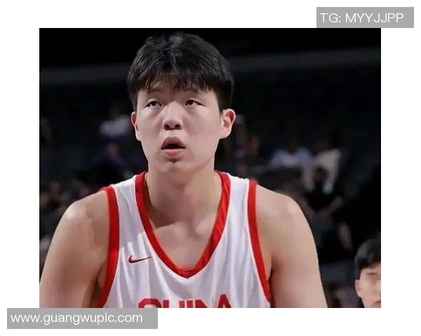 杨瀚森在NBA级别轮换中显得力不从心节奏难以跟上