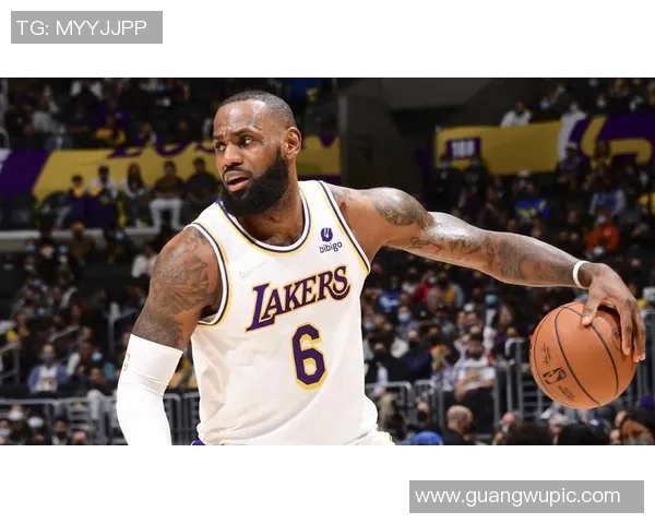 詹姆斯琼斯谈詹姆斯对卓越的执着与表现的惊喜之情