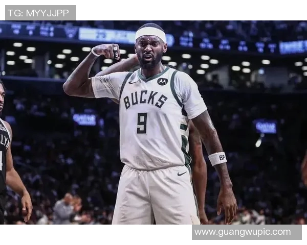 勇士半场苦战落后雄鹿仅2分库明加高效砍下16分4篮板表现抢眼