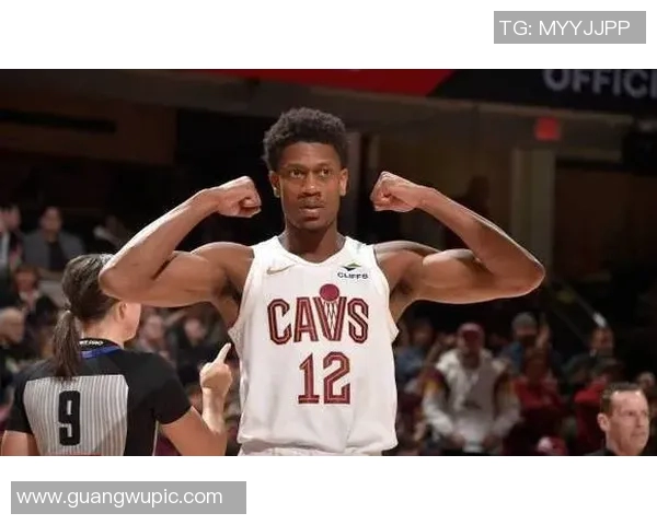 亨特表现出色三分球命中率高达57贡献17分4篮板4助攻正负值正面