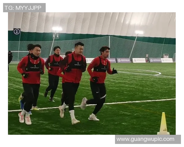 王子铭茹萨韦林顿齐聚蓉城训练基地备战新赛季引发球迷热议