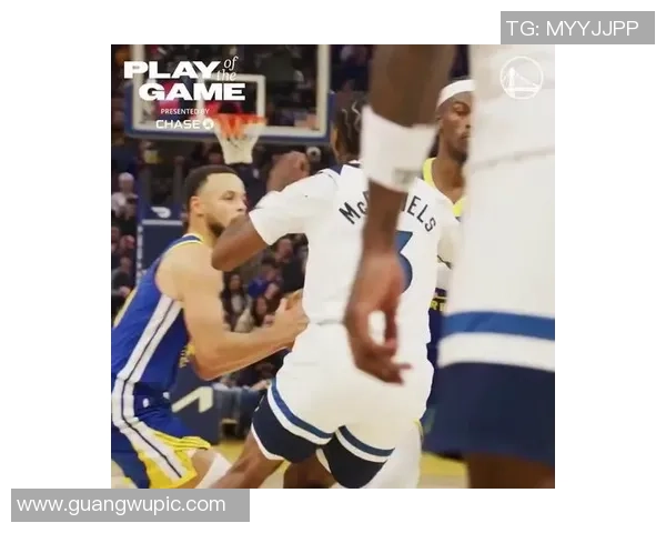 波杰姆在30分钟内多次砍下20分5篮板5助攻并命中5个三分追平库里勇士队史第二人