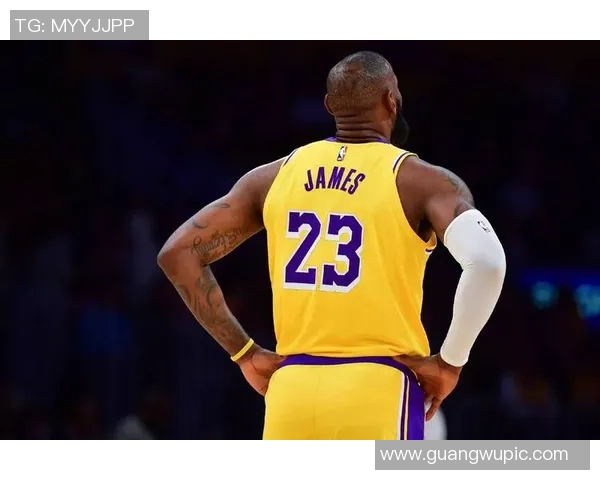 关键时刻11战全胜41岁老将18投12中展现传奇风采东詹联手强势降维打击