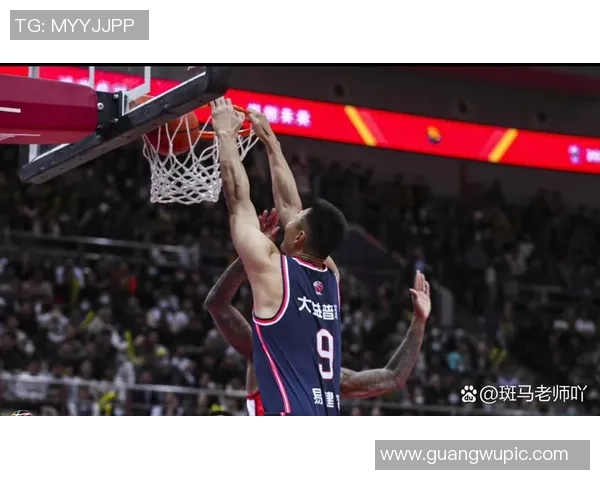 尚帕尼状态回暖全场表现出色14投8中三分命中率高达44砍下20分10板4助 尚帕尼状态回暖全场表现出色14投8中三分命中率高达44砍下20分10板4助