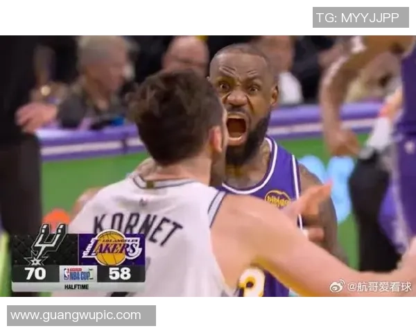 湖人三巨头意外落后马刺20分老詹精彩隔扣引发热议