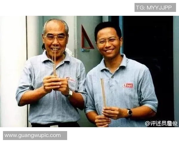 外媒评选双边卫实力与荣誉对比詹俊解读两组差异 外媒评选双边卫实力与荣誉对比詹俊解读两组差异