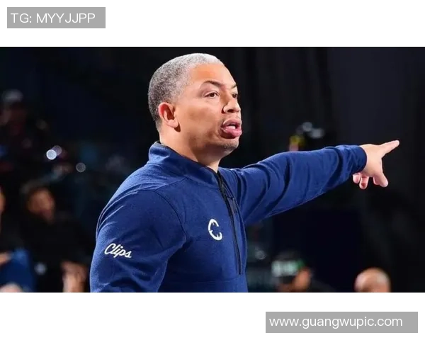 泰伦卢谈防守策略坚持不换防库里以减少混乱局面