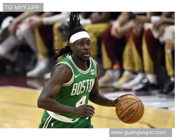 76人半场领先22分马克西独得18分勇士首节仅得10分表现惨淡