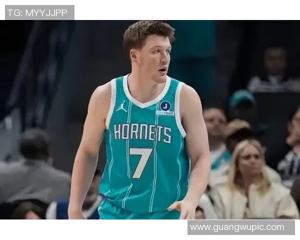 克尼佩尔已成为黄蜂队的新标志性球员引发广泛关注 克尼佩尔已成为黄蜂队的新标志性球员引发广泛关注