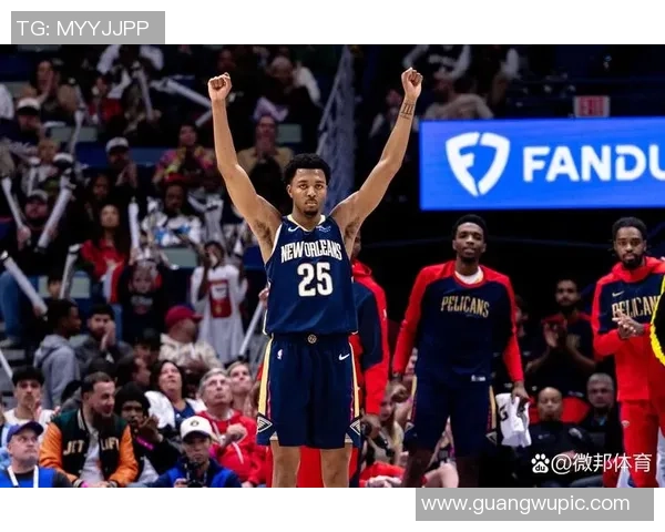 墨菲表现抢眼15投7中贡献21分3篮板4助攻三分球命中率高达375 墨菲表现抢眼15投7中贡献21分3篮板4助攻三分球命中率高达375