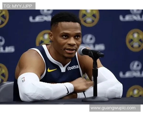 国王半场落后马刺8分威少状态起伏德罗赞独领风骚贡献18分 国王半场落后马刺8分威少状态起伏德罗赞独领风骚贡献18分